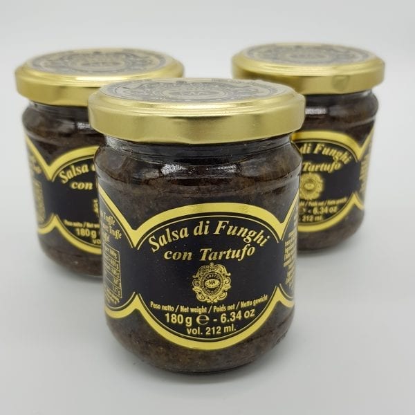 Paddenstoelensaus met truffel uit Acqualgna Italië