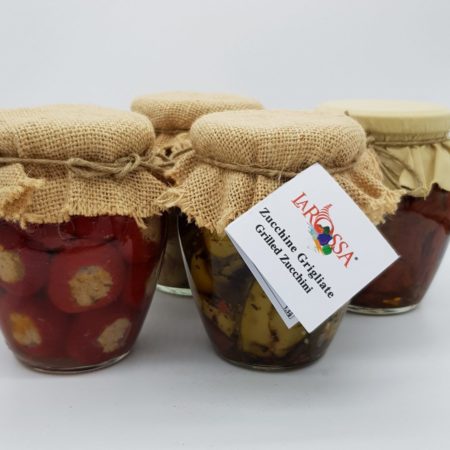 Sott'olio pakket met tomaat artisjok en pepers