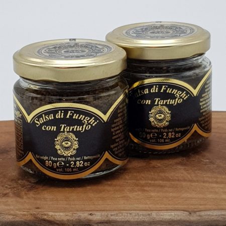 Truffel paddenstoelen saus uit Italie regio Le Marche