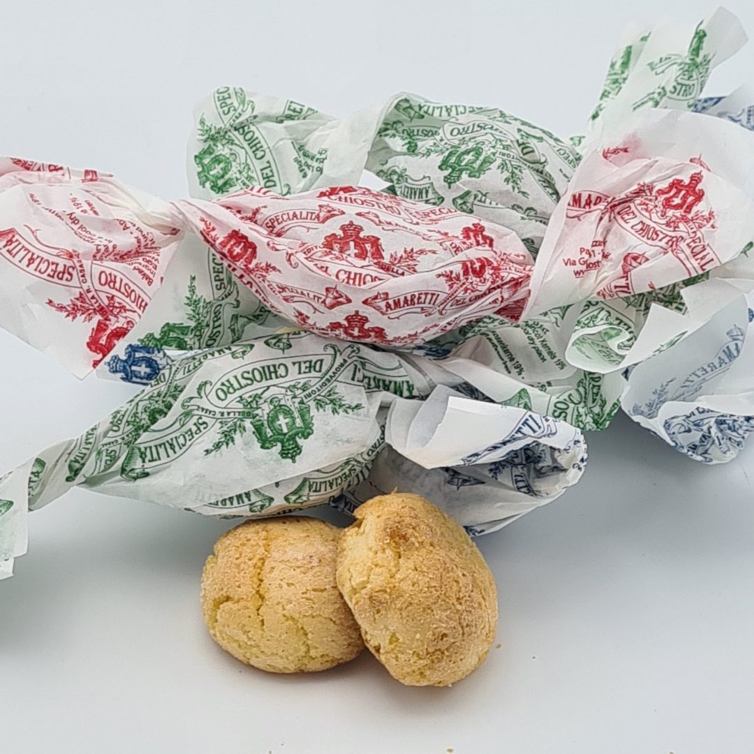Amaretti-koekjes-mix-in-retro-blik-2 Amaretti koekjes mix in retro blik 2