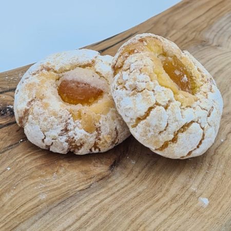 Dolci baci met Sinaasappel vulling heerlijk Siciliaanse lekkernij