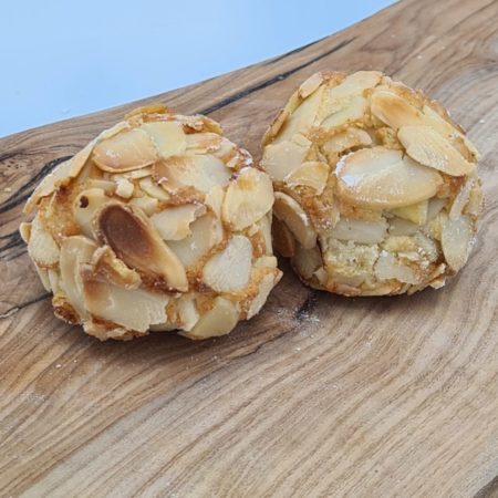 Dolci Baci Amarene Siciliaanse amandel koekjes met kersen vulling